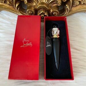Christian Louboutin Rouge Louboutin Velvet Matte Red Dramadouce 005M Lipstick
